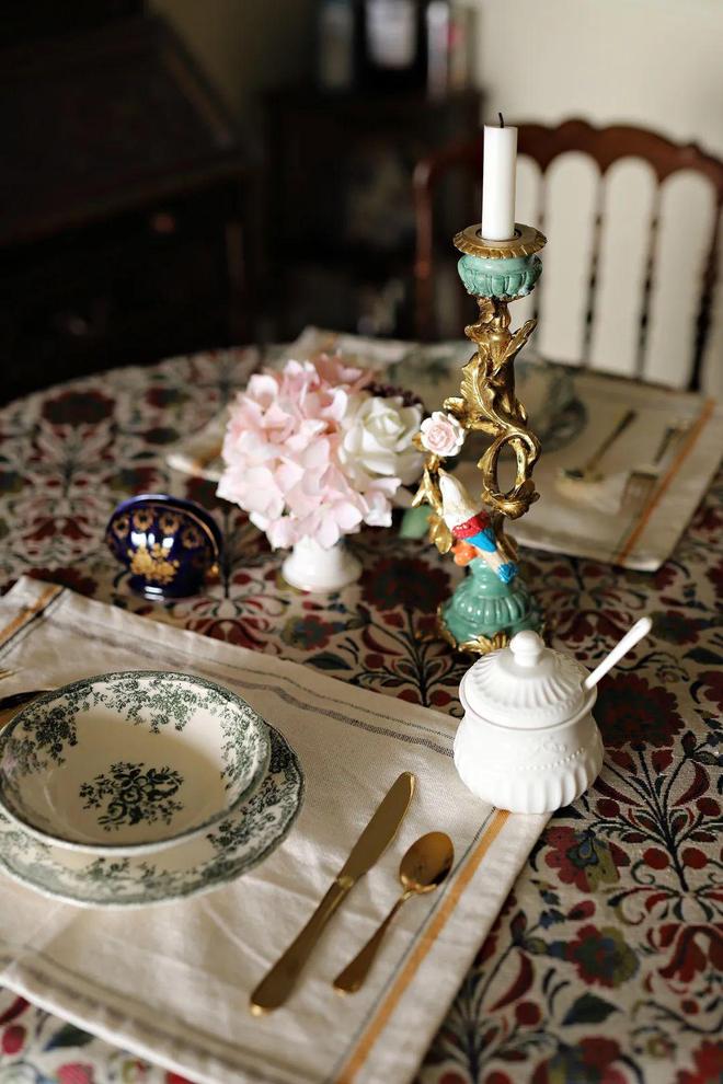 ㎡老房里打造英伦复古宅美轮美奂窗景超绝！PG电子麻将胡了2模拟器留学小伙在89