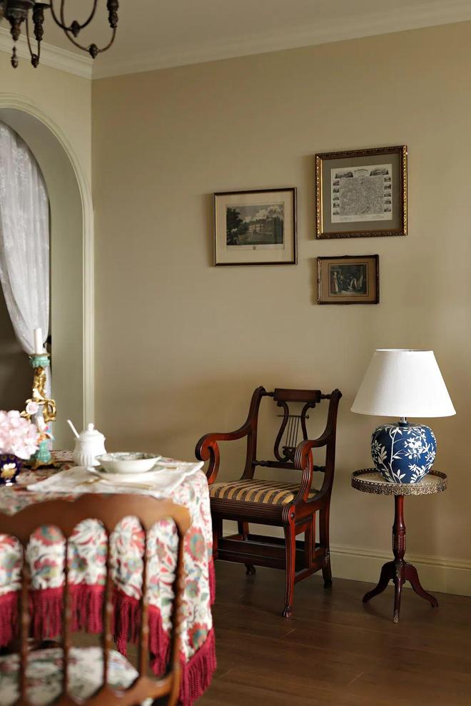 ㎡老房里打造英伦复古宅美轮美奂窗景超绝！PG电子麻将胡了2模拟器留学小伙在89(图17)