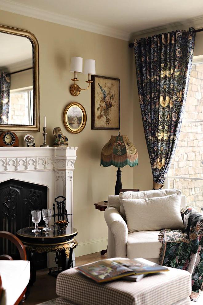 ㎡老房里打造英伦复古宅美轮美奂窗景超绝！PG电子麻将胡了2模拟器留学小伙在89(图13)