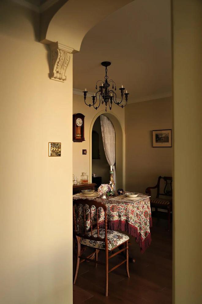 ㎡老房里打造英伦复古宅美轮美奂窗景超绝！PG电子麻将胡了2模拟器留学小伙在89(图16)