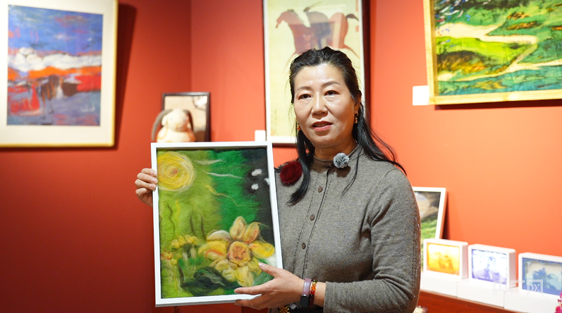 |巧手传承河套韵匠心点亮马年春PG电子游戏麻将胡了新春走基层(图6) |巧手传承河套韵匠心点亮马年春PG电子游戏麻将胡了新春走基层(图6)